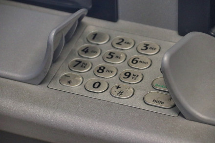 Эксперт предостерёг об опасности использования банкоматов