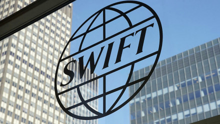 Экономист предсказал SWIFT убытки в случае отключения России